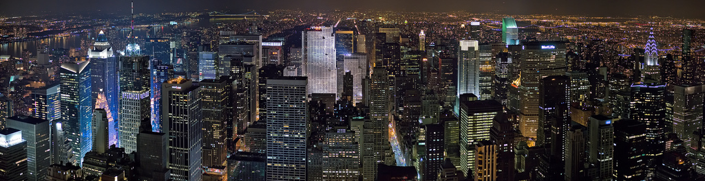 New york midtown skyline at night jan 2006 edit1